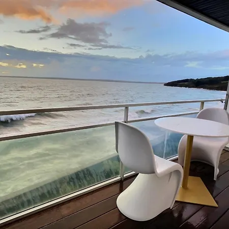 Apartment Sur L'o Studio: Beachfront Panoramic Sea View