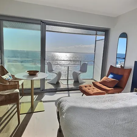 Sur L'o Studio: Beachfront Panoramic Sea View Concarneau