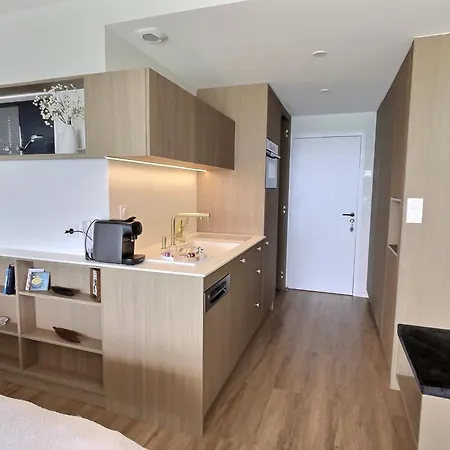 Sur L'o Studio: Beachfront Panoramic Sea View Apartment